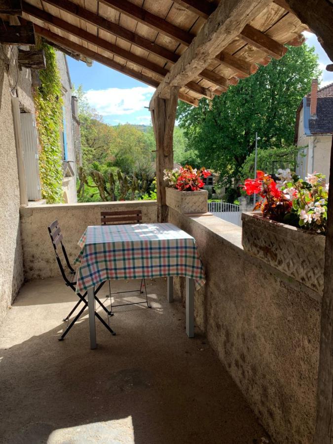 Saint-Vincent-Rive-dʼOlt Spacious Apartment In A Charming, Tranquil Village מראה חיצוני תמונה
